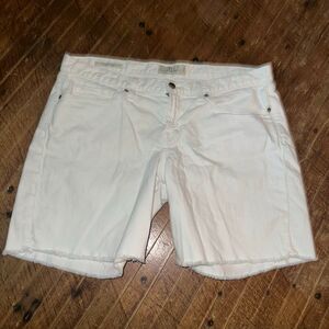 Lucky Brand white Laguna 14/32 cutoff raw hem shorts